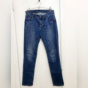 Old Navy brand Curvy Syraight Denim Jeans, size US2, dark denim color.